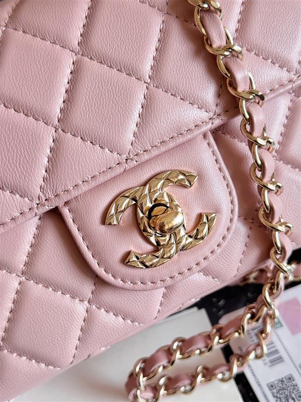 2026131222439792 700